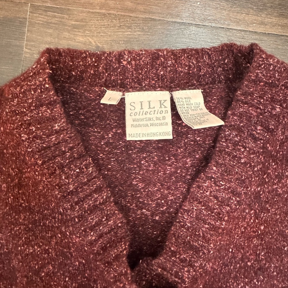 WinterSilks Size Large Wool/Silk blend Burgundy V Neck Sweater - Picture 4 of 7